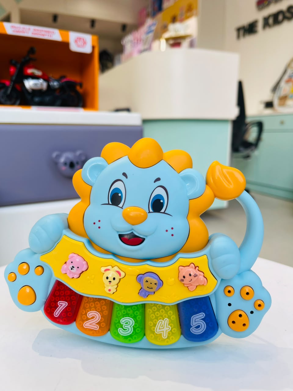 Lion Musical Piano